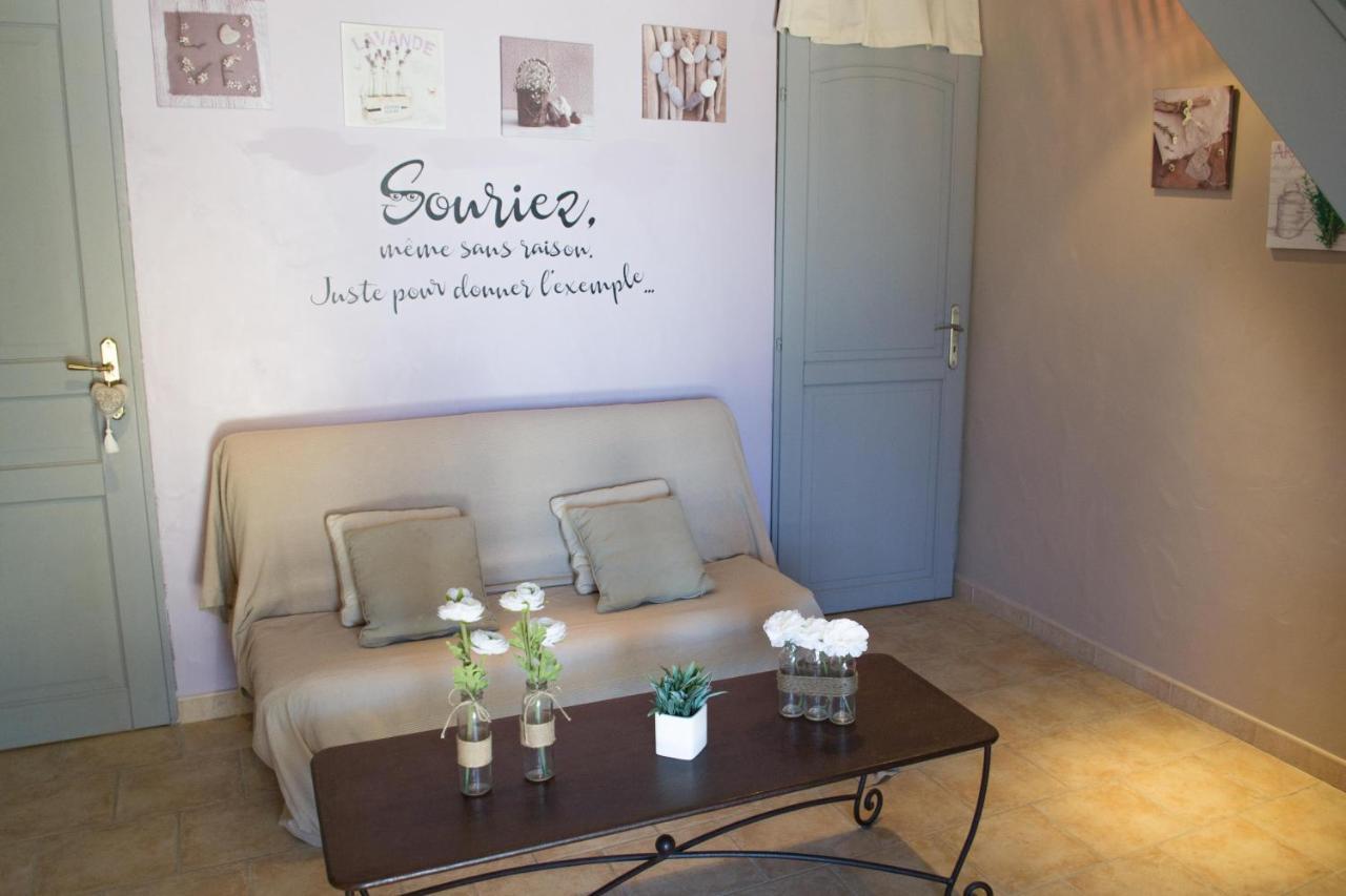 Le Bouquet De L Aromate Bed and Breakfast Joucas Eksteriør billede