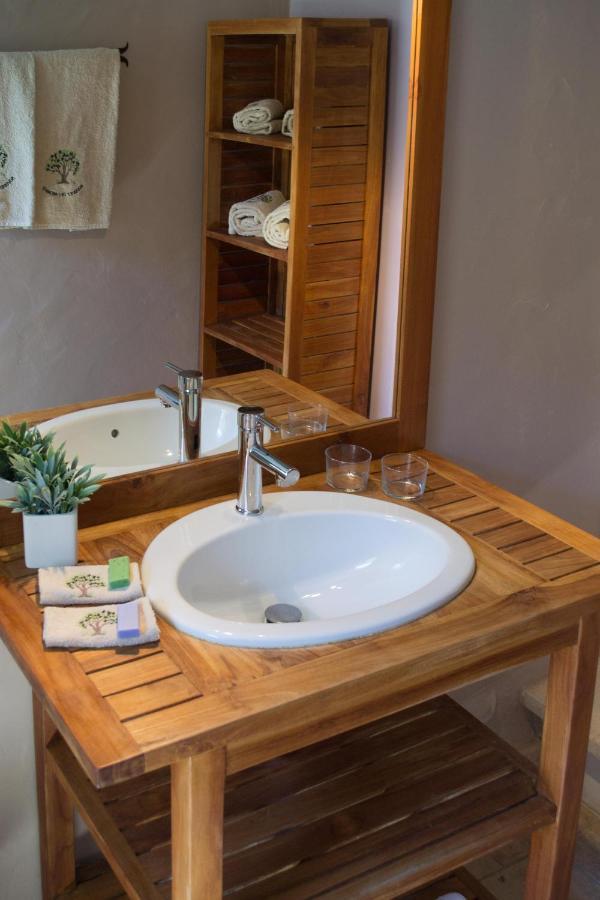 Le Bouquet De L Aromate Bed and Breakfast Joucas Eksteriør billede